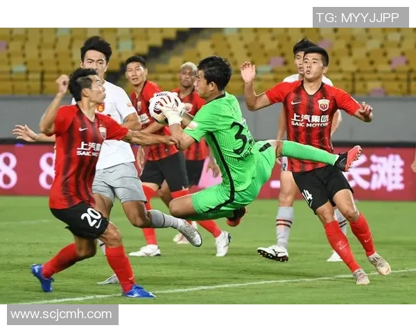 赛后分析：上海足球队与成都足球队的耐力对决全景回顾