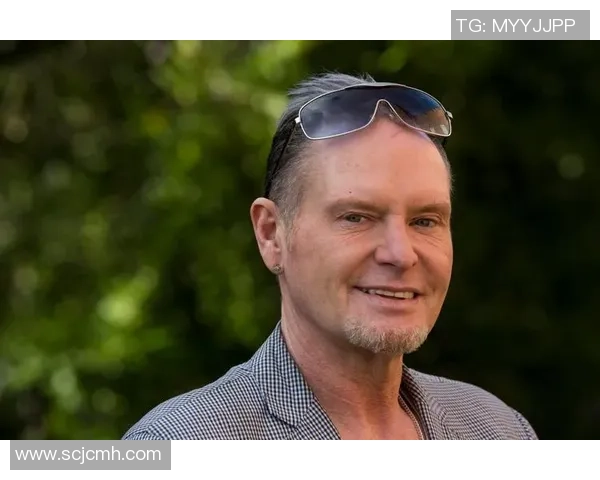 走进足球巨星的私人世界揭秘他们的家居生活与独特魅力